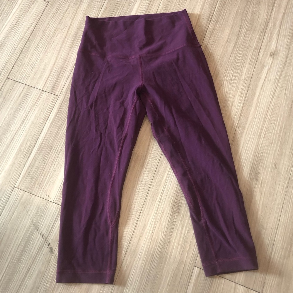 Purple lululemon cropped leggings